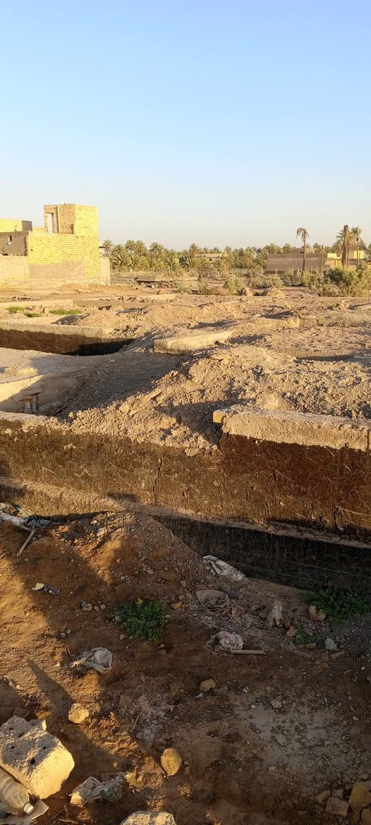 بتلو للبيع طابو زراعي سند 25 المساحة 200م العنوان الحمزة الغربي كاع البطاوي يتكون من غرفتين وصاله ومطبخ واستقبال وصحيات داخلية وخارجية خريطه حديثه اشراف مهندس تحويل ثاني يوم بأاسمك الاستفسار الاتصال على الرقم ***********
