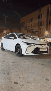 السلام عليكم 
كورلا 2025 hev هايبرد شكل خليجي
مرقم شرط التحويل .. 
جناح خلفي حته الكاعيات منازله من السياره 
مواصفات  اعلى من الفول .. 
البجم لدات كامل .. 
كامرات .. خلفيه 
كشن السايق كهرباء .. 
كشنات جلد اسود .. 
فتحه سقف .. 
بصمه .. 
شاشه كار بلي .. 
رادارات قياده .. 
توقف ذاتي .. 
اوتو هولد ..   
وباقي المواصفات المعروفه .. 
ماشيـه 8000الف بحاله الزيرو .. 
مكفوله رصعا بل جاملغ

السعر 155 وبيها مجال بسيط***********
