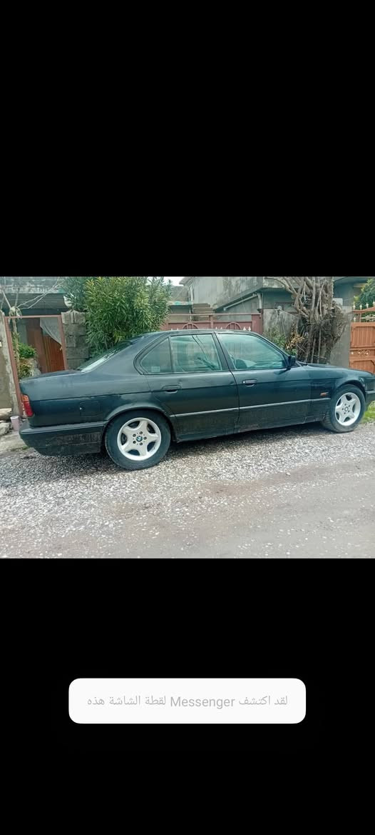 بةناوى خوا سلأو BMW مؤديل 93 525i تؤماتيك بئ بؤياخ تةبريت سارد بةشةرت 
سةنةوي جنوبي لةگةلة گيروو مةكينةو مووسو براوة بةشةت دةعموو ليدراوي نية تةقةو رةقةي نية 4تايةو ويل لؤك 4جام كارةبا باوةر ( تيبيني ) سةيارةكة كاسكيتي سوتاوة سعر 27 گةلأو كةمئ مةجال ***********
