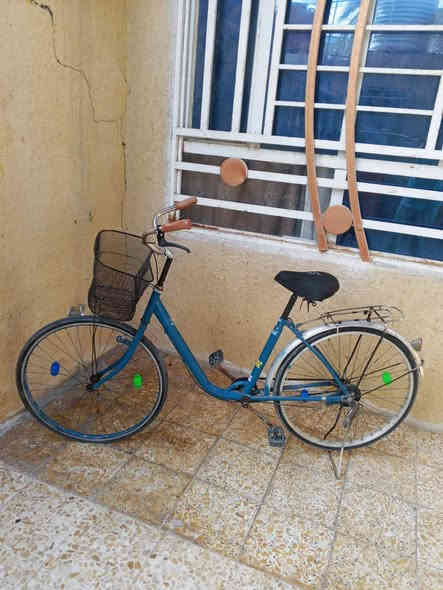 سلام عليكم بايسكل للبيع مصبوغ لونه الصلي لون سمائي 
بايسكل كلش نضيف ڰ مكينه ڰ دايرات و كلش نضيف 
( سعر 45 و بي مجال لعيون طيبين)  
مكاني كربلاء حي غدير كرب سوك مال حي غدير ✨ 
رقم وتساب ﴿***********﴾
