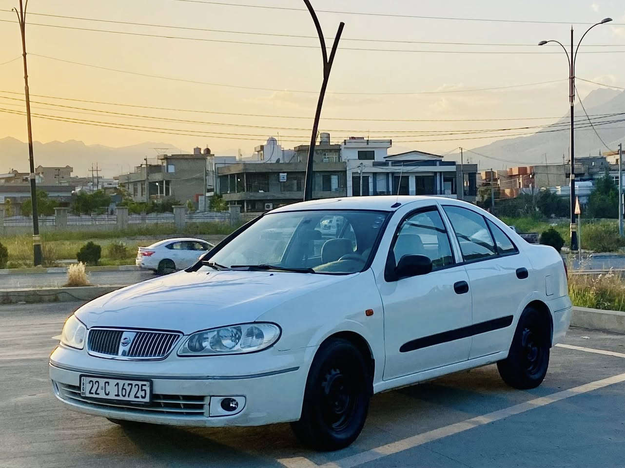 نیسان سەنی یابانی ئەسڵی مۆدیل 2009
سەیارەکە یەک دەست بووە خۆمان رەقەممان کردووە لە ٢٠٠٩ وە یەک دەستە 
گێر تۆماتیک و ناو زەردە مەکینە سپیە
بۆیاخ / تەنها یەک پارچەی دواوەی بۆیاغه 
سەنەوی و ژینگە و ڕێگاوبان هەمووی تازە کراوەتەوە تا 
2029
گێر و مەکینە بە شەرت نەکراوەتەوە 
هیچ مەسرەفێکی تێدا نیە
تکایە مشتەری نیت پەیوەندی مەکە هەموو شتێک نوسراوە.. لەگەل رێزدا 
نرخی 95 معامەلە ….. شوين/ ڕانیە 
مۆبایل / ***********
***********
