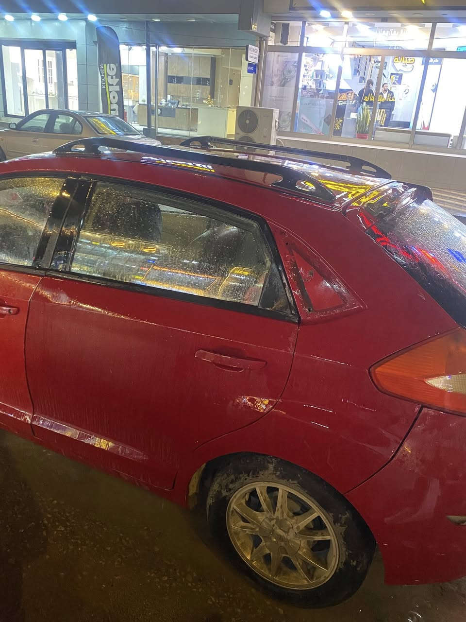 سلام عليكم 🫡
شيري فلاوين 2013 
تحكم مري كهرباء ⚡️ 
تبريد ثلج 
باتري جديد 🆕 
عنبار جديد
شاشة ✅
كامرا ✅
دبلات امامي جدد + حدادية مقدم
تخم تاير نظيف 
بيها صبغ باب خلفي وشويه من الجاملغ 
سعرها 35 وبيها مجال بسيط
عنواني النجف شارع الغدير
***********
