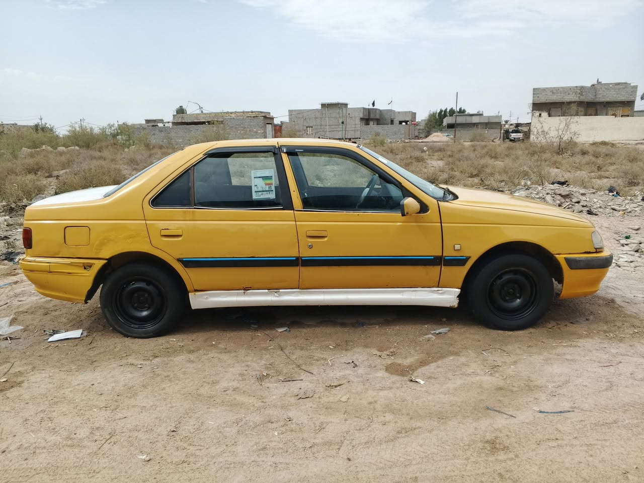 السلام عليكم  بيجو بارص مديل 2013مكفوله من الضربه مكينه كير تخم تاير حداديه كهربايات جاهزه رقم بصره الماني لسعر 17وبيها مجال الاتصال عل رقم ***********المكان البصره كرمه ***********
