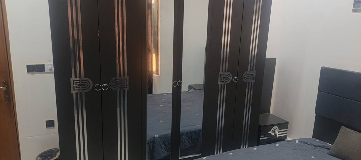 اخوان سلام عليكم.. 
غرفة نوم تركي للبيع لعائلة محتاجة وبسعر مناسب. 
الي يحب يشتري ينزل خاص ويدلل. 
اني مخول بالنشر وتحياتي للجميع..


**إذا كنت صاحب هذا الإعلان وتريد حذفه لأي سبب، رجاءا أرسل رسالة إلى الدعم الفني**