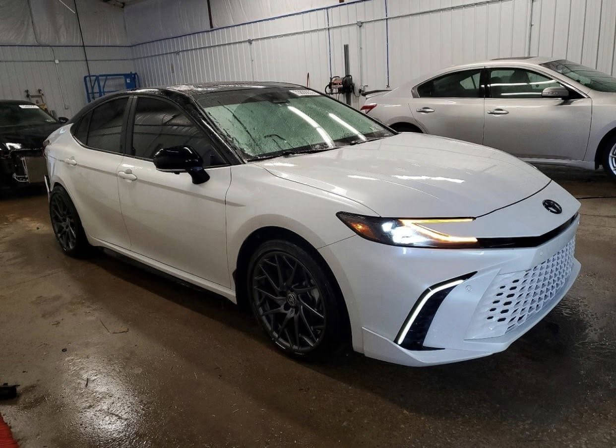 🔹السلام عليكم ..

🔹نوع السيارة …
‏♦️TOYOTA - CAMRY - XSE - 2025

♦️تاريخ المزايدة غداً الاربعاء بعد السادسة مسائاً
2026 - 2 - 18

♦️عداد المسافات - 12 الف ميل فقط .
♦️الاسطوانات - 4 سلندر .
♦️حجم المحرك - 2.5 .
♦️الوقود - هايبرد .

♦️الأضرار  :- حسب الصور المرفقة  ..

🔹للدخول الى المزاد او شراء سيارة
🔹او اي استفسار يرجى التواصل مع …

🔹شركة الناصر للمزادات وتجارة السيارات🔹

♦️زياد الناصر -  ‭***********
ايهم الناصر - ***********♦️

📍صلاح الدين - قضاء العلم - قرب البطاقة الوطنية📍
