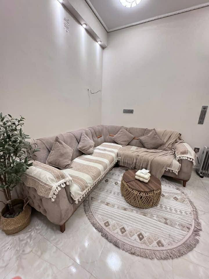 كورنر للبيع ٣قطع  قياس ٢٤٠في ٢٢٠ شغل توصاه متانه خشب وإسفنج وقماش الشراي يجي يفحص اي ضرر مابيه ومكفول من خشب والاسفنج والقماش سبب البيع نريد نسوي قياس اكبر السعر ٧٠٠ وبي مجال 
عنوان /بغداد
@إشارة


**إذا كنت صاحب هذا الإعلان وتريد حذفه لأي سبب، رجاءا أرسل رسالة إلى الدعم الفني**