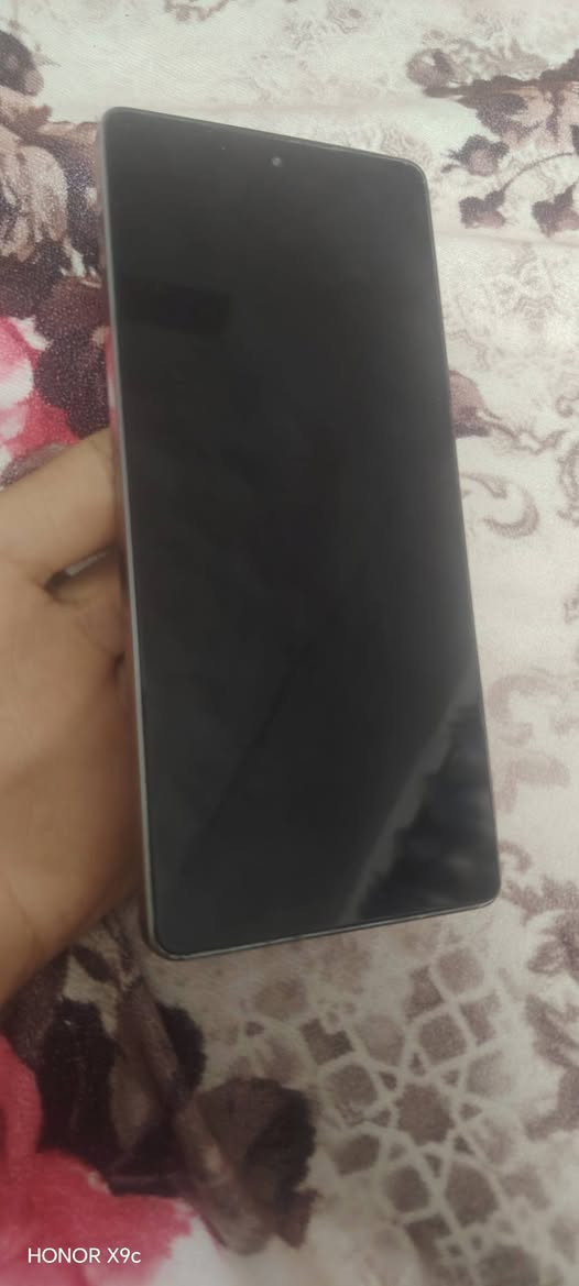 السلام عليكم نوت 40 رام 256 8+8شغال ونضيف فقط الضهر مكسور للبيع او مرواس


**إذا كنت صاحب هذا الإعلان وتريد حذفه لأي سبب، رجاءا أرسل رسالة إلى الدعم الفني**