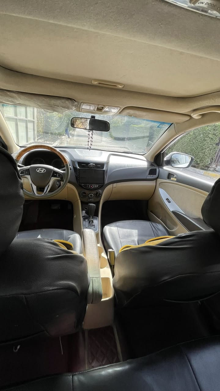 سلام عليكم اكسنت 2013 خليجي 1600 دوش فول مواصفات فتحه شاشه اشاير بل مري خمس تجوات ستيرن صاج اربعه دسك السياره بيه مكانين صبخ الي مأشره بالصوره مكاني بغداد للاستفسار *********** السعر 100 وبيه مجال للطيبين
