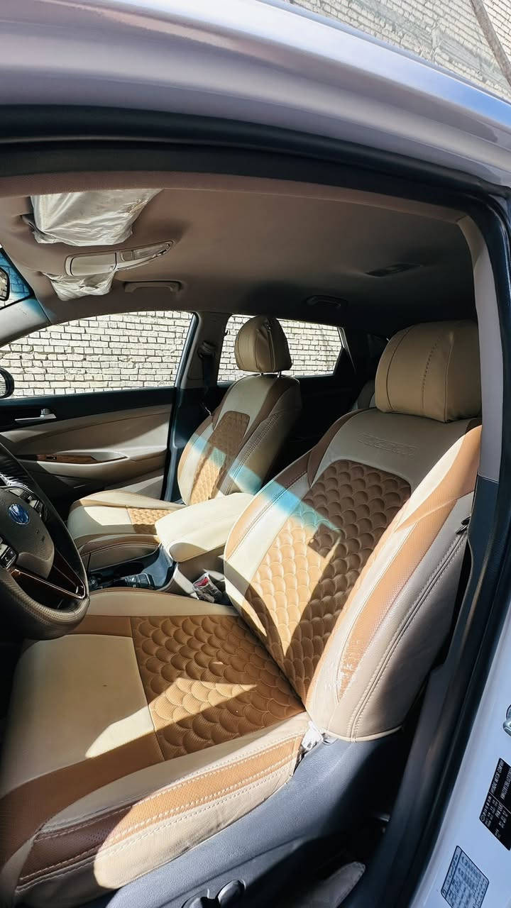 السلام عليكم
توسان ٢٠٢٠ 
كاصد خليجي فول مواصفات عدا بانورما
ماشيه ٥٥ الف
حساسات امامي خلفي
لايت 5 عدسات
ليد امامي خلفي
لايت دوار ويه الستيرن
اشارات بالمري ومري شفط
اشارات ترحيب باب ومري
كير 3 انضمه 
بصمه
كشنات جلد كهربائيه
تبريد قطعتين
شاحن وايرليس
ثلاجه بالجكمجه
السياره كفاله عامه من كل شي عده رصعه بالبنيد صغيره السياره جديده بمعنى الكلمه
مكان السياره بغداد
للاستفسار 
***********
