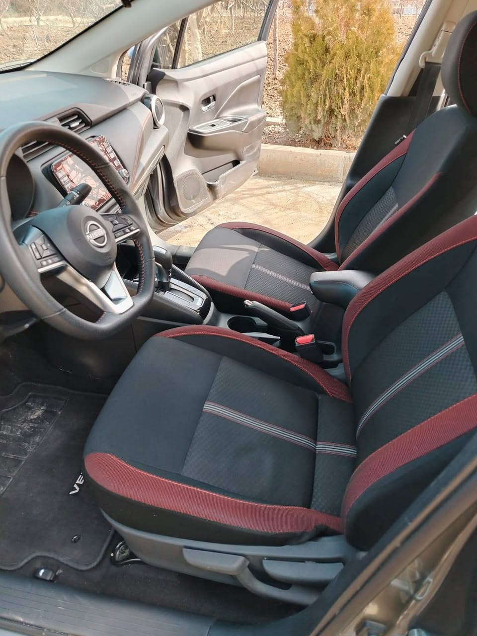 نيسان فيرسا ٢٠٢٣
١ قطعه صبغ بونيت بدون دواخل 
الشان صفحه السكن كلير بدون دعم بدون صبغ
باب السكن تعديل خفيف ع بارد
السياره ماشيه ٤٠ الف كيلو متر 
مواصفات SR فول الفول بدون فتحه 
السعر (١٣٠$) ومجال 
***********
