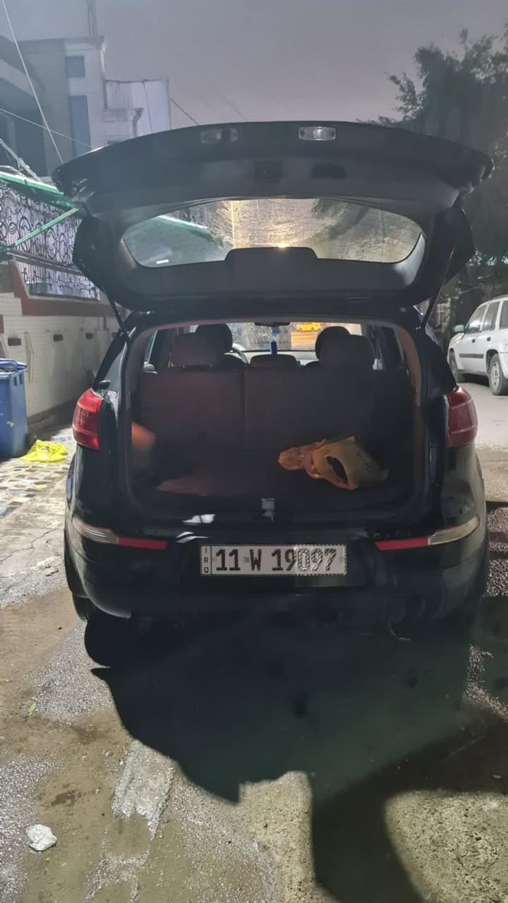 السلام عليكم سبورتج للبيع وارد امريكي محرك ٢٠٠٠ دوش لون اسود موديل ٢٠١٣ سعر ١٣٢ ورقه ***********
