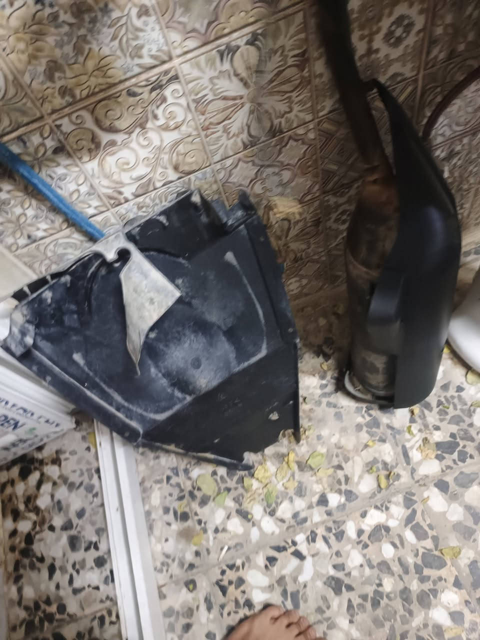 السلام عليكم عندي ماجستهs كوم حديد دراجه كفراته كامله ودشبوله شغل ونقصه عبوه مال بانزين و بوسه وبستم وبس مكاني شعله رقم *********** سعره 400 وبيه مجال و يريد تفصيخ ابيعله
