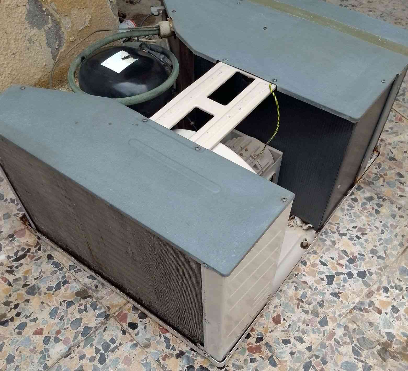 مكيف جنرال الياباني الاصلي 
الحجم طنين الطويل 
نسبة نظافة 95 بالمية 
شغال تدفئة وتبريد 
قرصة شركة أبد ما داخل تصليح 
تاخذه شرط الشغل مع ضمان 
العنوان بغداد الكمالية شارع الاصفر 
***********
