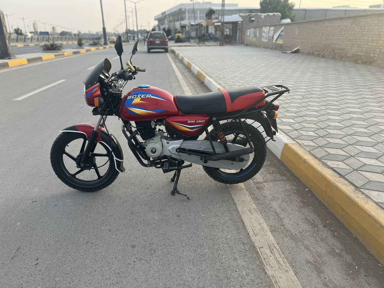 سلام عليكم
1350 قفل 1300 
بوكسر 2020 دراجه مثل بصوره وحلئ مرقم نكليزي ديالئ شراي اتصل ودلل
***********
