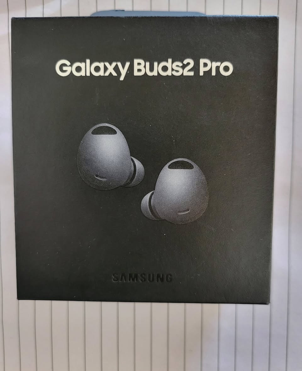 سماعات سامسونج 
فقط الكيس 
Buds2 pro 
و buds1
 فقط كيس بدون سماعات


**إذا كنت صاحب هذا الإعلان وتريد حذفه لأي سبب، رجاءا أرسل رسالة إلى الدعم الفني**