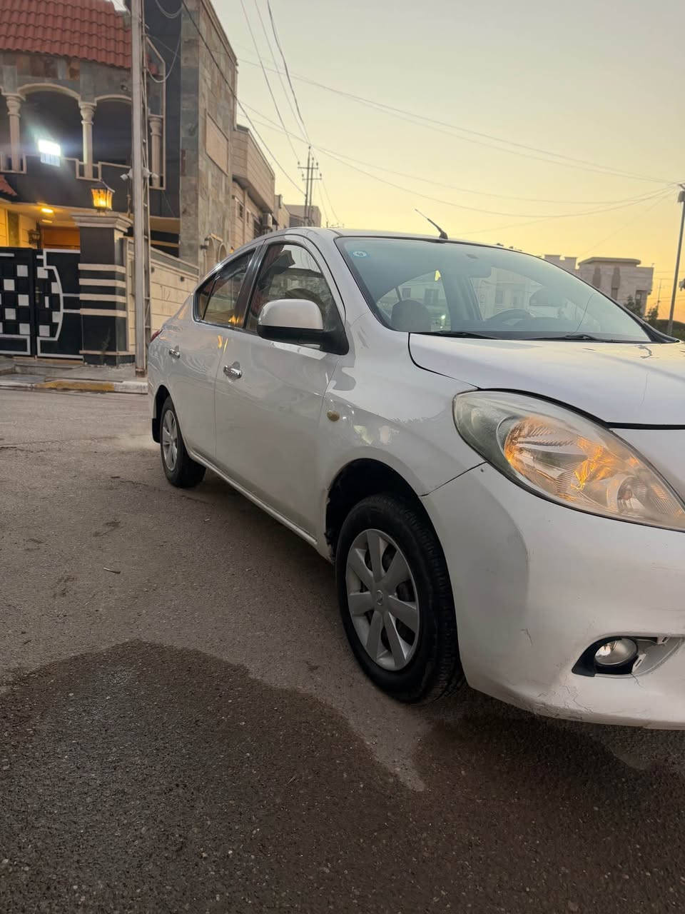 سلام عليكم نيسان سني هندي 2013
كير مكينه مكفولات 
صدر امامي خلفي سنوار مرفق بل صور 
ماشيه 97 صدر امامي خلفي جديد 
تخم تاير جديد 
عارضه 86 وبيه مجال بسيط 
مكاني البياع 
*********** بغداد, العراق
