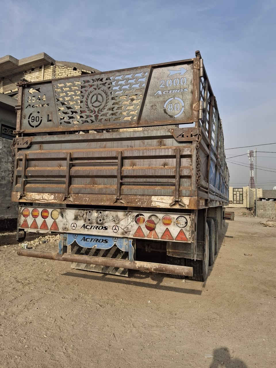 السلام عليكم للبيع كامله موديل ٩٥ محور طويل عربانه ١٣ و٦٠المانيه دناكير ١٤ شاصي ١٦ السعر ٣وربع وبيها مجال *********** مكان فلوجه
