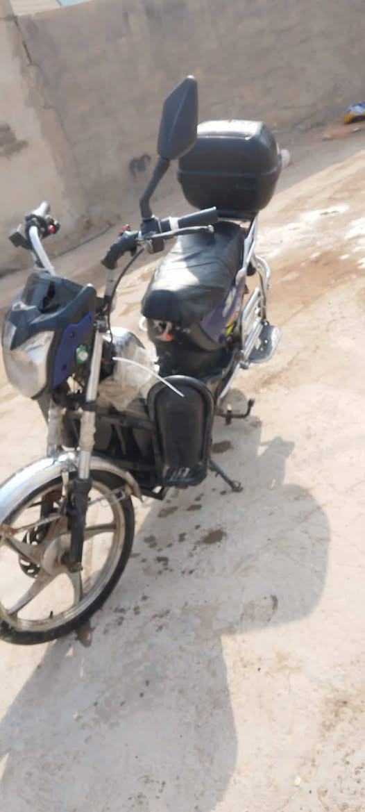 سلام عليكم شباب ماطور شحن للبيع السعر 200 وبي مجال بسيط اي ستفسار على الرقم *********** شباب نقصه بطاريات
