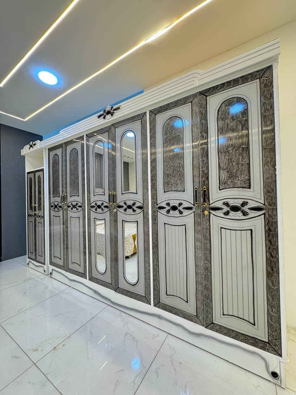 حصرياً الموديل الجديد   

السعر مليون دينار فقط 😍

غرفه نجاره قتصاديه 🛌

متكونه من 9 قطع مميزه 

الكنتور ارتفاع 240 طول 320 

مع الزاويه مجموع الطول 4 امتار 

السمك الخارجي للغرفه 5 ملم انديف

والسمك الداخلي 3 ملم معاكس ابيض

سعر الشازلون الخزان 75 الف 

سعر الشازلون المقعد 50 الف 

متوفر توصيل وشد داخل بغداد 😊

متوفر توصيل وشد لكافة محافضات العراق 🇮🇶


**إذا كنت صاحب هذا الإعلان وتريد حذفه لأي سبب، رجاءا أرسل رسالة إلى الدعم الفني**