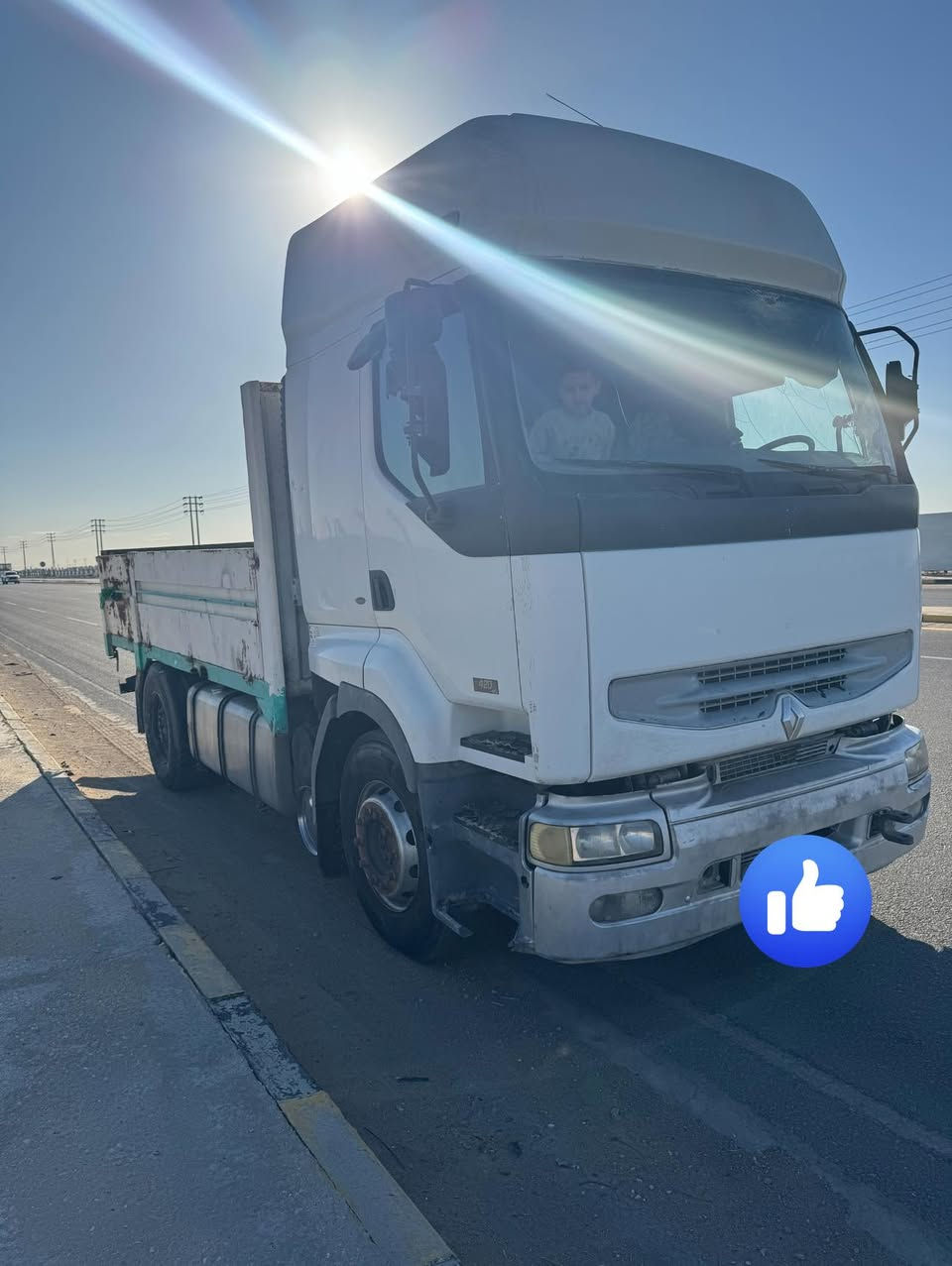 السلام عليكم 
رينو.2004راس تريله مربوطه جوانب متحركه كفاله عامه كير ومحركه وشاصي  
رقم أربيل 
تنكين مال كاز ابو 750 التر وأبو 400 التر 
غير متواجد ع فيس بك 
*********** اتصال 📞 
***********
سعر 55ورقه وبيه مجال
