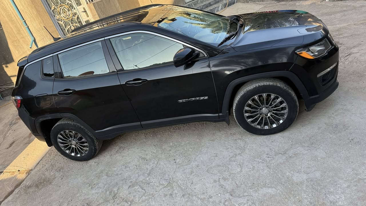 جيب كومباس 2018 وارد امريكي بدون ايرباك حادثها موضح بالصور بارد بالداير مال الويل الخلفي ماشية 85  الف ميل سيارة جاهزة حديدية 100‎%‎ البقية كلشي واضح بالصور، مكاني البصرة.
السعر 133 ورقة 
رقم التلفون ***********
