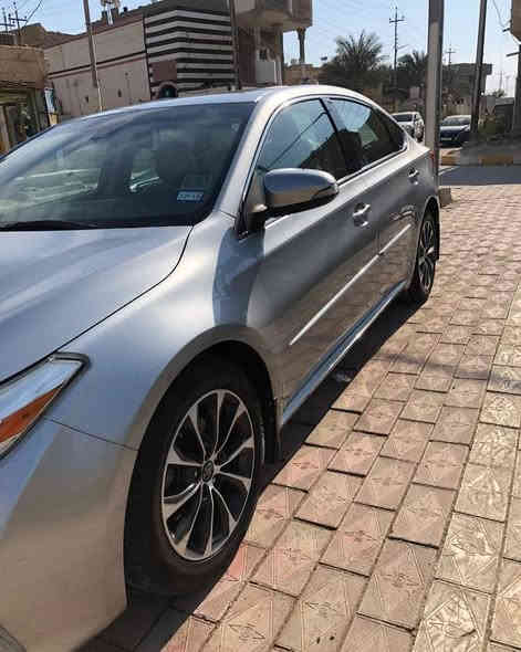 سلام عليكم لبيع تيوتا افلون موديل 2018 كلين تايتل فول مواصفات فئة LIX  بنورما . إشارة بل مري .
- *المحرك*: 3.5
- *الدفع*: أمامي
- *ماشيه : 99 الف
- *المقاعد*: 5 ركاب
- *نظام الفرامل*: ABS
- *الإضاءة*: LED
- نظام ملاحة
- كاميرا خلفية
- نظام تحذير الاصطدام
- نظام تحذير النقطة العمياء
- نظام تحكم بالسرعة
- مقاعد جلدية
- تدفئة وتبريد المقاعد
- نظام صوتي JBL 11 سماعة
- إشارة بل مري
- فتحة السقف (بنورما)
- فول مواصفات  
#كلين #تايتل  

#رقم #الشاصي #4t1bk1eb4ju277680

 رقم الهاتف : ***********
