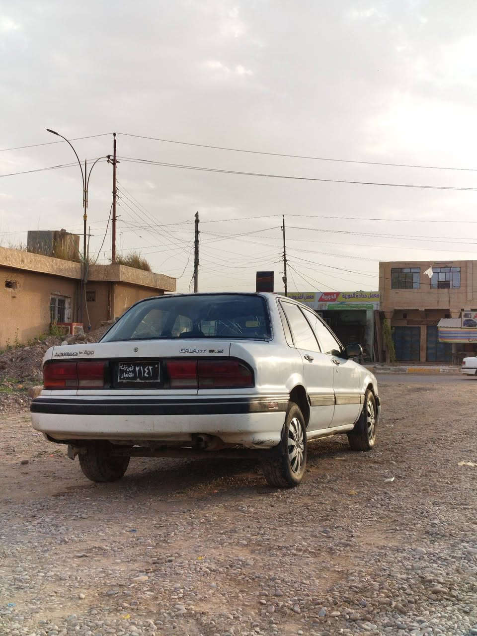 السلام عليكم
متسوبيشي جلنت موديل ٩٢ ، كير عادي ، شرط الوكالة 
ب ١١ وبيها مجال ، ترهم مقدمة وبالشهر 
***********
