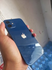 ايفون ١٢ • ذاكرة ٦٤ • ظهر مفطور