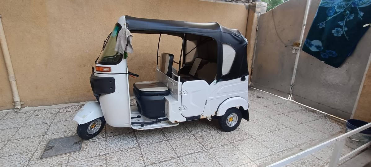 سلام عليكم
تكتك 21 رقم وسنوية باسمي .. محرك مجفت .. وبيه رصعات شي قليل ***********
