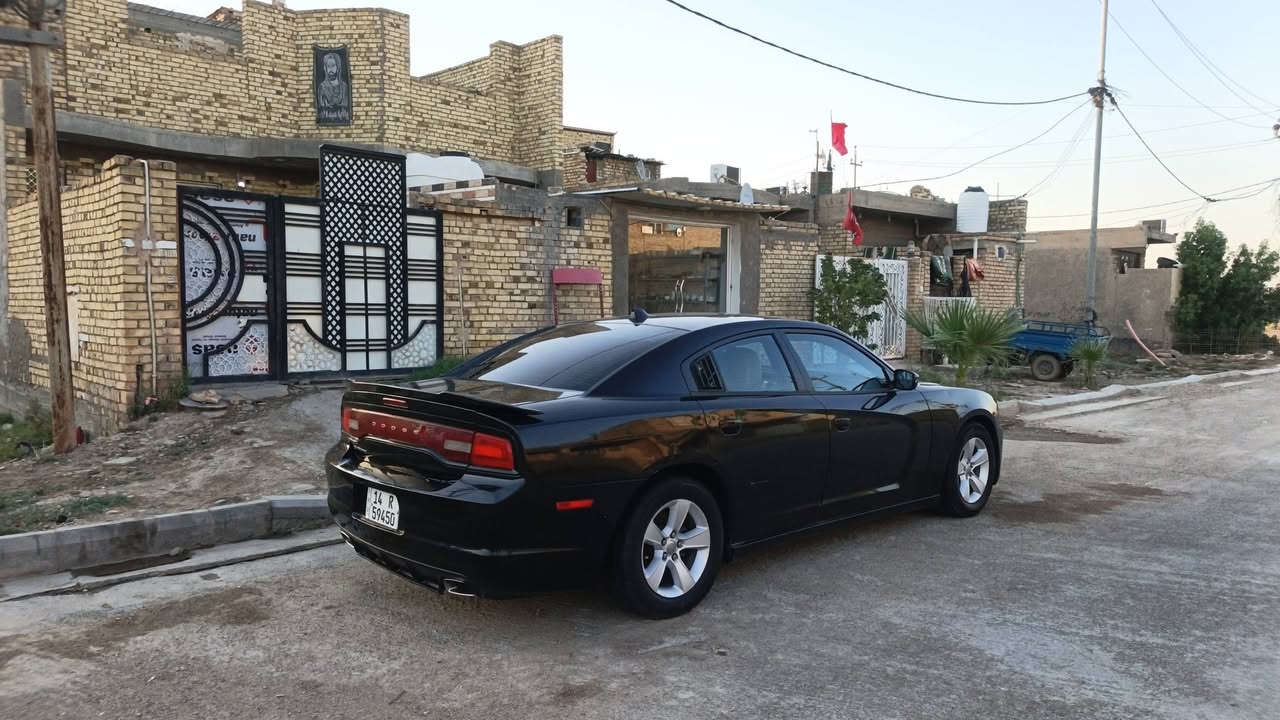 السلام عليكم بيع مستعجل✅
جارجر 2013✅
باسمي سنويه ل٢٩ ✅ 
ضررها صبغ فقط!قطعتين✅
جملغ خلفي وباب✅
تبريد شغال ✅
رقم بصره جديد ✅
سعرها ١٢٠ وبيها مجال قليل ✅ 
***********/***********
