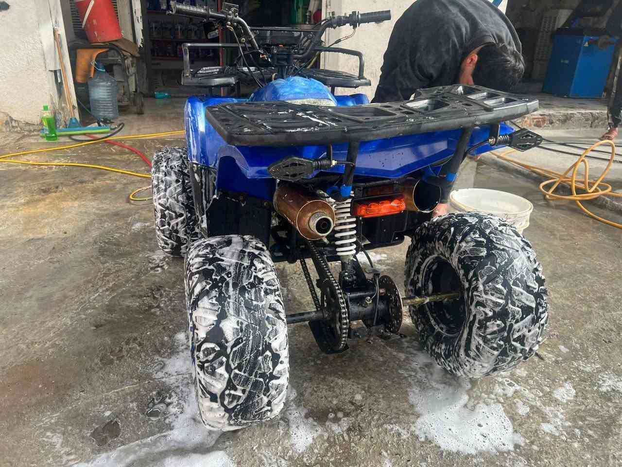 السَلٱمٌ عـَلـْيگمّ
اخوان عدي هاي دراجه الرباعية محرك مامفتوح محرك125س دراجه بلاديه دراجه م̷ـن مطرت كامت تكطع ناريه عدي فا ناريه تجي وتروح ماعرف شنو العطل وبريك خلفي نقصها باقي دراجه تشتغل كهربائية نكره سلف دراجه بيع600وبيها مجال قليل لٱ تعبني وبس تعامل رحمة الموتاك 
***********
