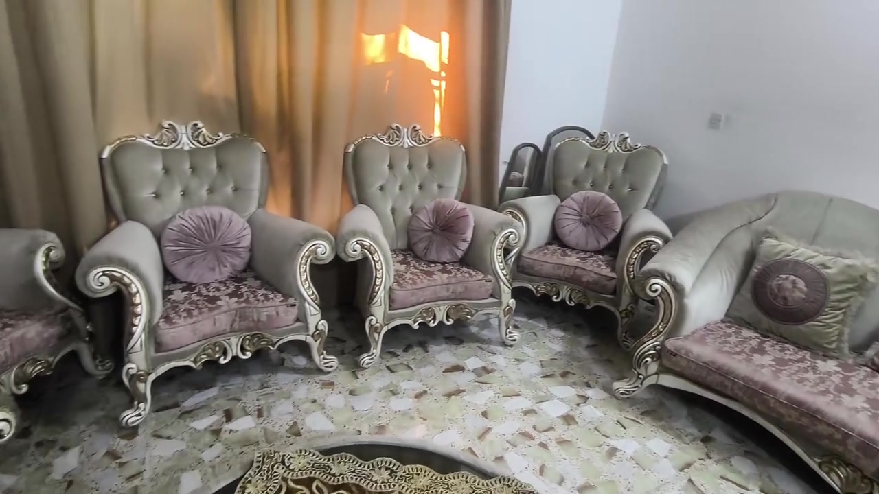 السلام عليكم للبيع تخم  ملكي عشر مقاعد المكان بغداد الكماليه ***********

