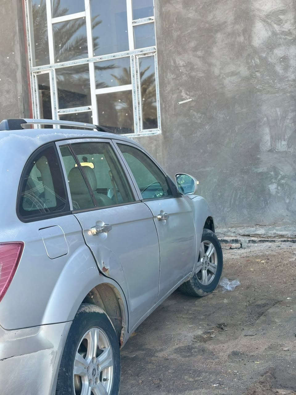 السلام عليكم ليفان x60 موديل ٢٠١٥ لون سلفر جاهزه سياره بيه جراد موضح بل صور بيه صبغ داير الجاملغ الخلفي  سياره بسمي هزه جديده وسنويه جديده ٢٠٣١ سياره حلوه دواخل نضيفه تخم تاير جديد حداديه جديده مكان السياره كربلاء طوريج سعر 58 وبيه مجال كلش قليل 

***********
