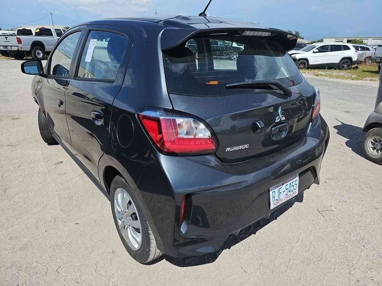 ميتسوبيشي ميراج 2024
شغالة ماشية 
السعر 52 بكلفة شرائها 
كمركها 27 
المكان الناقل الفضي 18 شمال الحرة الزرقاء الاردن 
مزاد سامراء المركزي 
رقم الهاتف والواتس ***********
