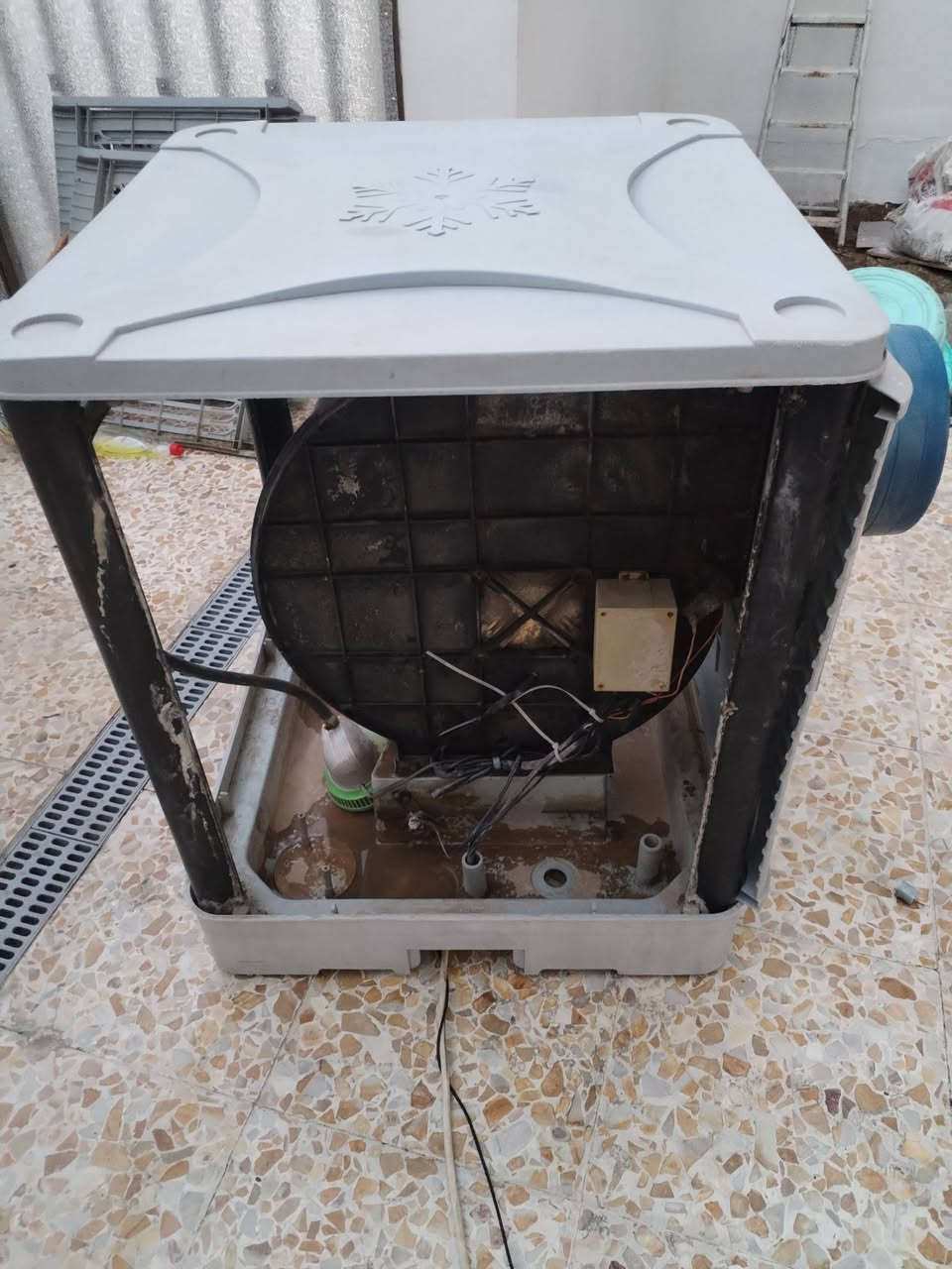 السلام عليكم مبردة صناعية 3 سرعات دفع قوي موضح بالفديو 3 سرعات فقص بس حلفات سعرهة 200 مكاني جكوك 0772200551 واتس اب موجود


**إذا كنت صاحب هذا الإعلان وتريد حذفه لأي سبب، رجاءا أرسل رسالة إلى الدعم الفني**