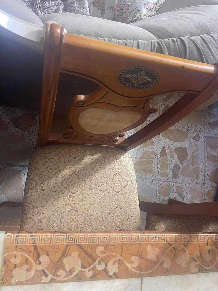 ميز طعام عدد 2. مع كراسي
اوفن 

مرشحة 

كاونتر تركي للبيع 

العنوان بغداد الغزالية سوق النفلة

***********
