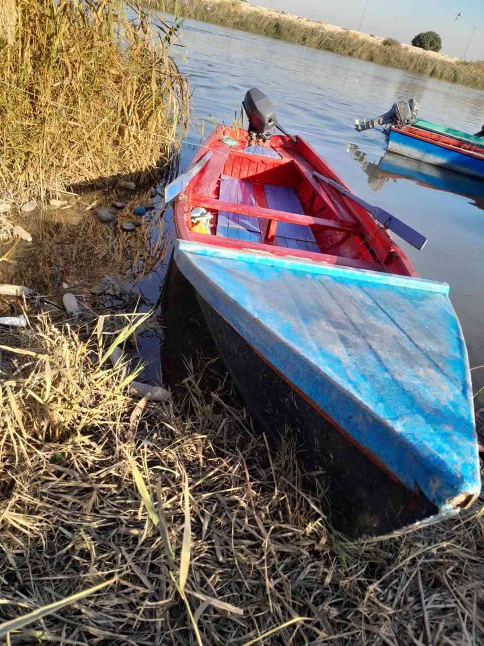 طراده ومكينه ٣٠ بلاد ما مفتوح لا كير ولا محرك مكاني بغداد موبايل ***********
