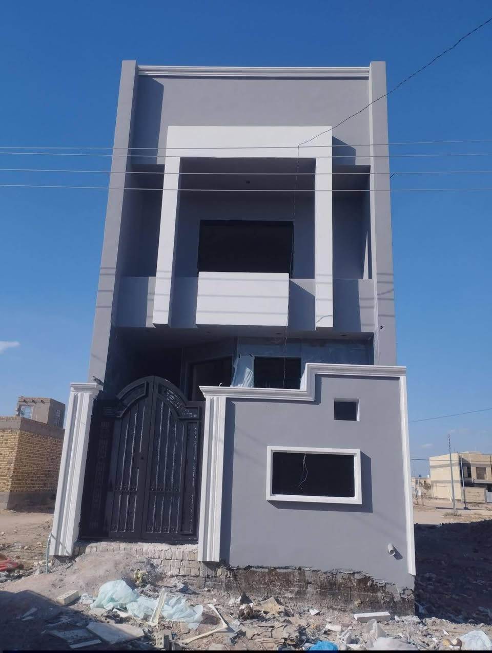 أشتغل صباغ بيوت تصليح بياض صبغ وجهات بنايات عاليه تغليف وراق جدران طلس ستان شغل مرتب ونضيف ***********
