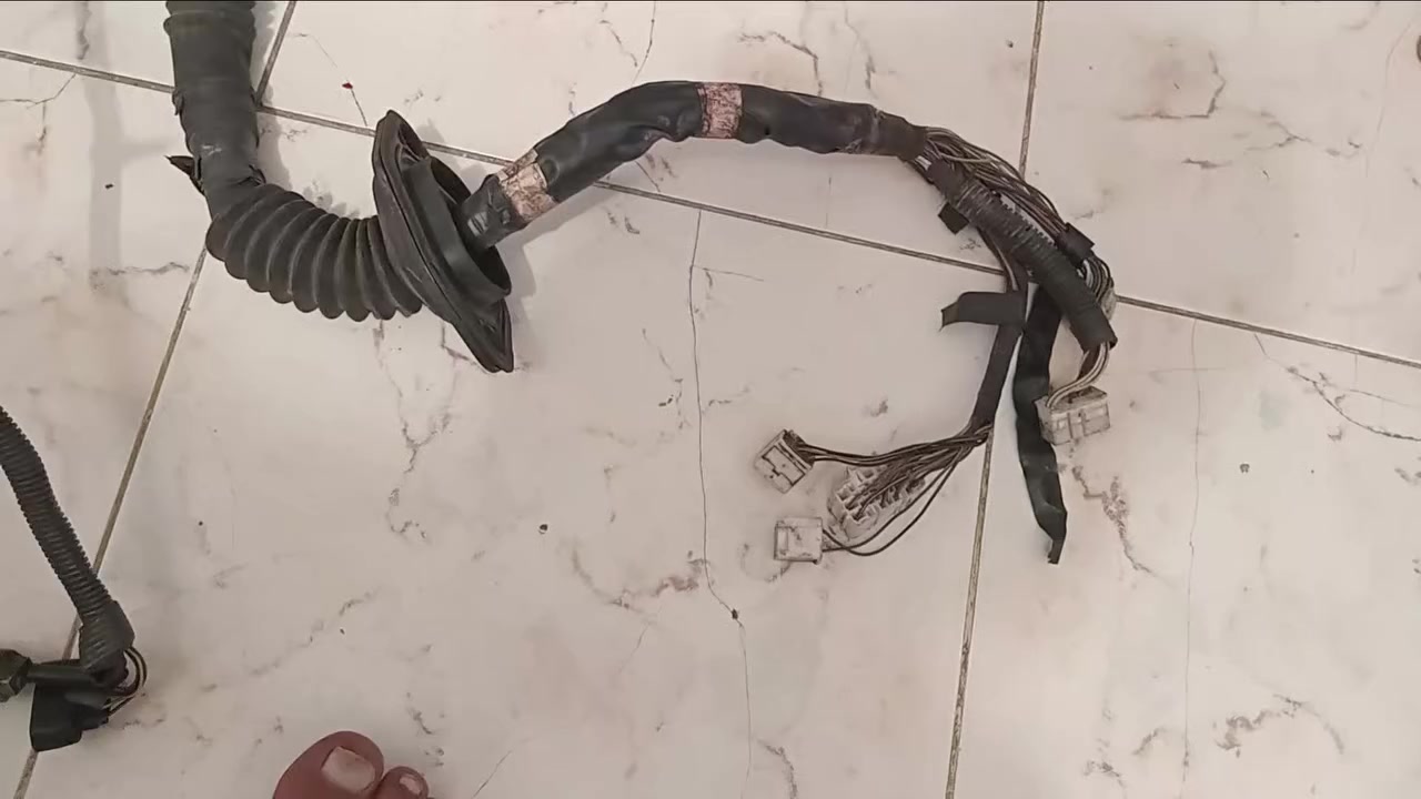 السلام عليكم ضفيره مكينه جمره بيكب مال حاويه للبيع 
سعرها ٢٠٠ الف وبيها مجال للاستفسار ***********
