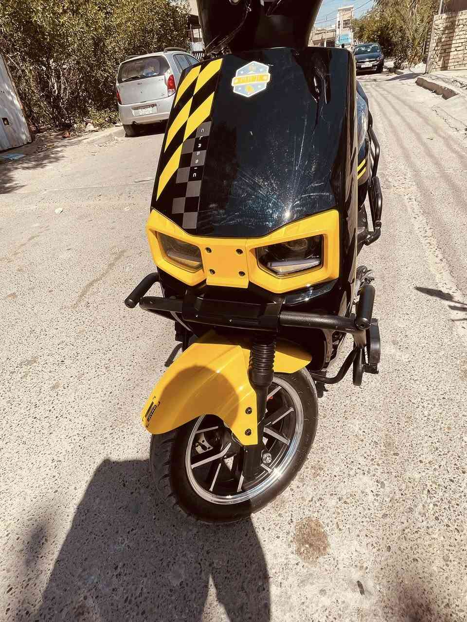 السلام عليكم دراجة شحن للبيع مستخدمه فقط اسبوعين+ 6 بطاريات + ملف 2000 + و3 نمر اشاره يمنه يسره + بيهة نظام البك السعر : 975 الف وبيهة مجال لشراي . العنوان : حي اور قرب جامع الفردوس + التواصل على هذا الرقم : ***********
