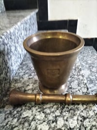 هاون قديم • ١٩سم • ٧٫٢٥كج