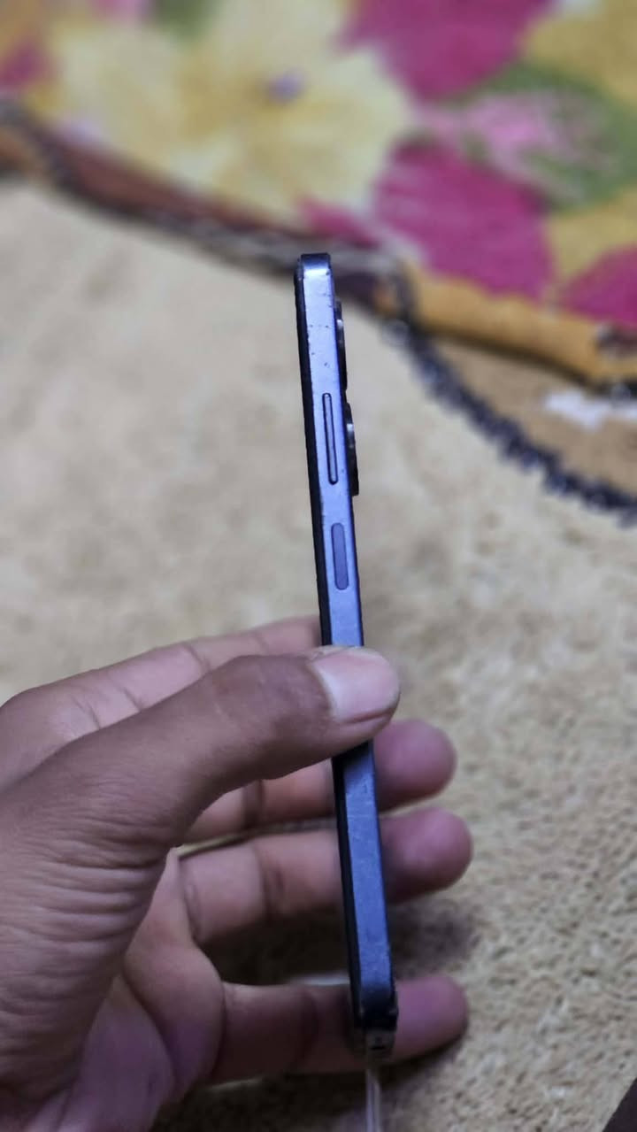 سلام عليكم ورحمة الله وبركاتة مبايل للبيع انفنكس 8كفاله بي بس شاشه مبدل فقط موجوده كارتونته الشراي يتصل وبيك خير وتدلل ***********موجود ماسنجر
