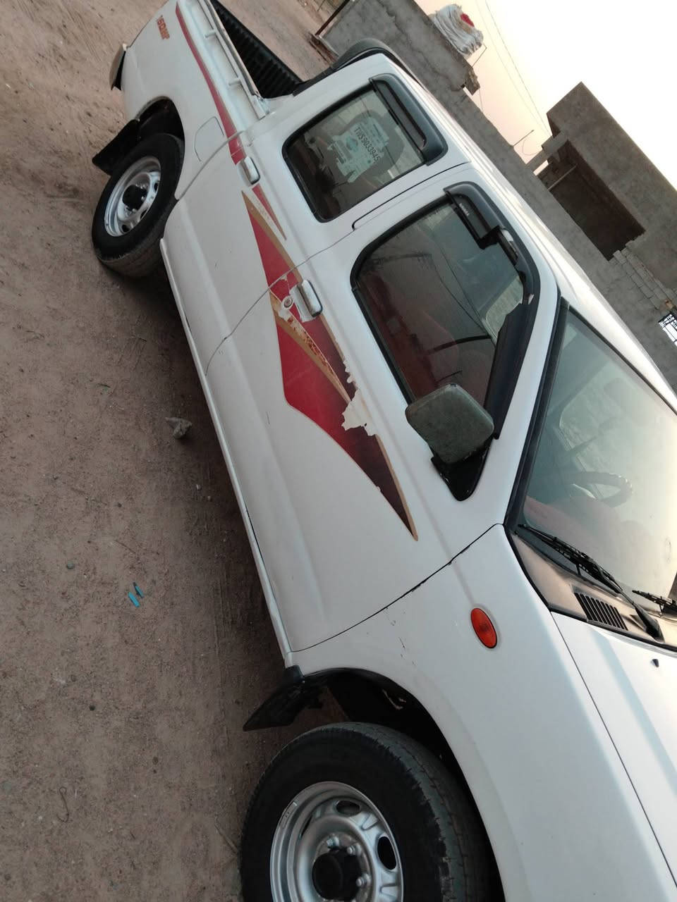 سلام عليكم بيكم نيسان 2013سيارة مكفول  سيارة بيهة ملاحضات موضحات بصورة سيارة جاهزة مال جناي سدر تخم تاير  محرك مكفول *********** سعر 125وبيهة مجال للشراي
