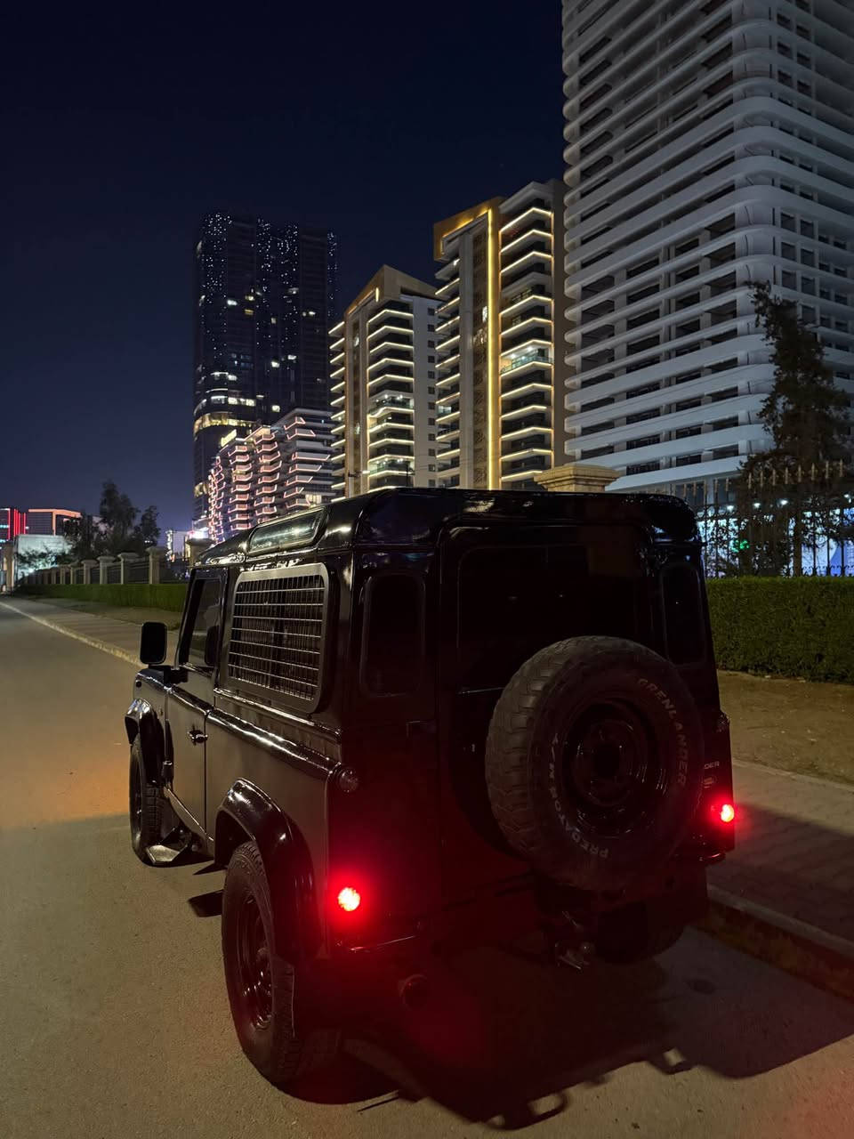 Landrover Defender 
2005
4 pstn gaz
Tabred sard w garm 
Hamu shtki ba shart 
Arm plastic sulymani أربيل, العراق


**إذا كنت صاحب هذا الإعلان وتريد حذفه لأي سبب، رجاءا أرسل رسالة إلى الدعم الفني**