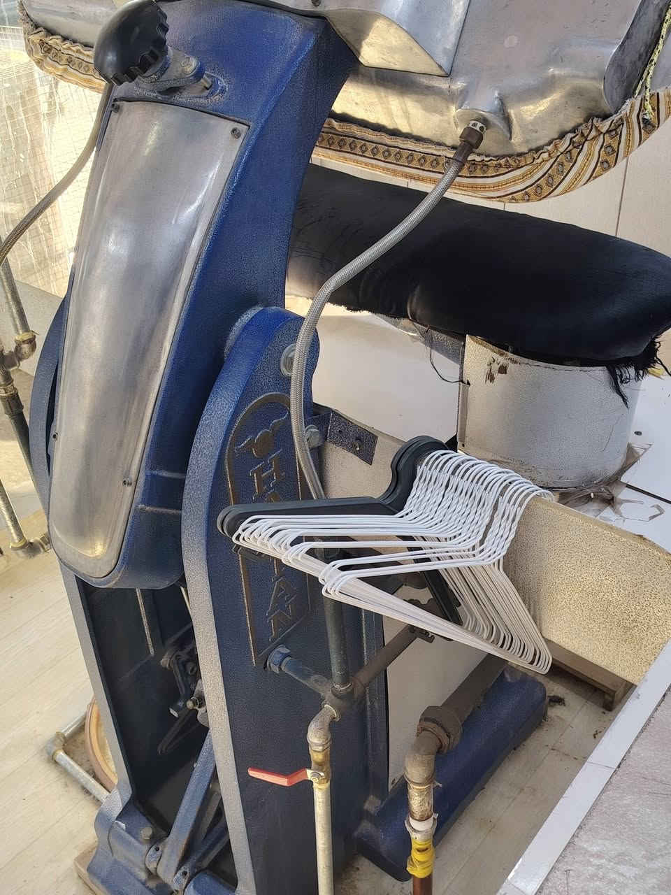 بريس هاديان نظيف جدآ وبلادي مكانه بغداد
سعره مليون و 550 قفل بدون معامله 
اليعجبه يتصل ويدلل 
***********
