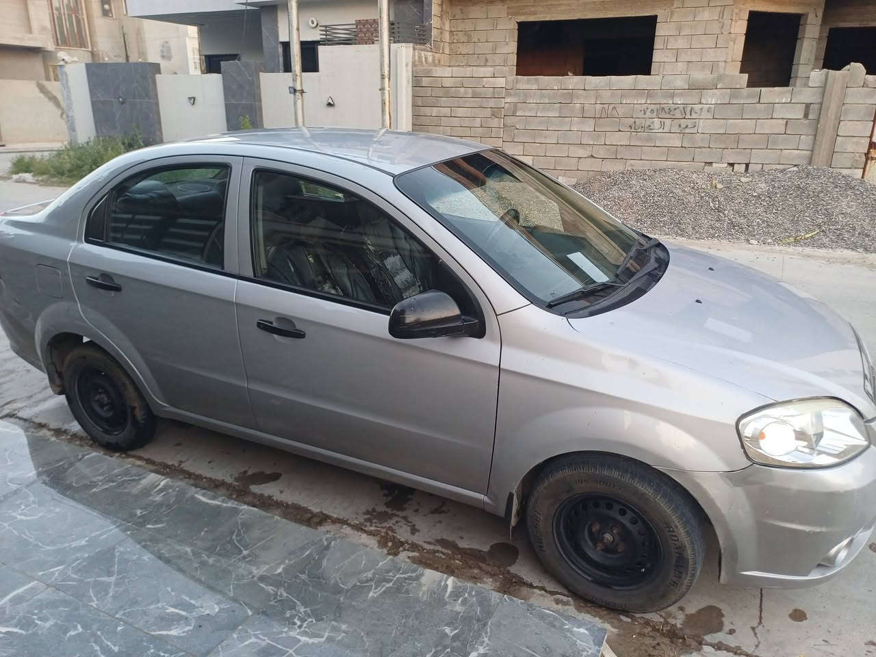 سيارة افيو ٢٠٠٩
محرك ما مفتوح بس ( بداية نفخ ) 
بوند مبدل نفس اللون 
رقم نينوى جديد وسنوية جديدة وبأسمي 
جاملخ بي بارد قليل 
السيارة على وضع الشركة بدون صبغ 
تبريد شغال بس يحتاج تبريد 
السعر  ٦٠ وبي مجال 
الاتصال على  ***********
                  ***********
