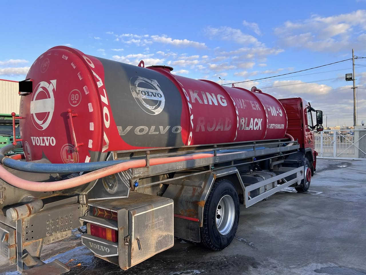 فالفو FM9 تك قمارة تك اكسل 
موديل 2004 
رقم بغداد مشروع وطني سنوية لغاية 2028 شرط تحويل 
شاصي بلادي طويل 
خلف جوبلس 
كير 4* 4 
قمارة بدون صبغ 
تدفئة وتبريد 
تخم تاير جديد 
باتريات جديد 
حمولة 16 الف 

سعر 265 ورقة 
للاستفسار الاتصال على 

***********
***********
***********
