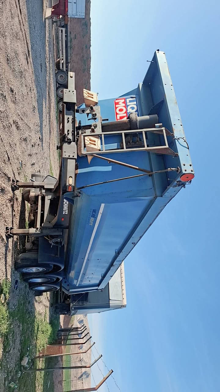 بسم الله الرحمن الرحيم 
النوع . عربانه تريله قلاب المان 3 محور دبل تاير 45 طن بيلاد دبل تاير 22.5
موديل  2006 الماني 
النوع شمتز . بانز بريك . دنكيل BP
عربانه 22 متر 
بانز بريك .ABS
 رقم دهوك . تحويل مباشر 
عربانه بدون كسر بدون تعواج مكفول كفاله عامه شرط 
السعر  165 معا مجال 
عنوان معرض هوار . طريق دهوك موصل جمبور عميريه 
***********
***********
***********
