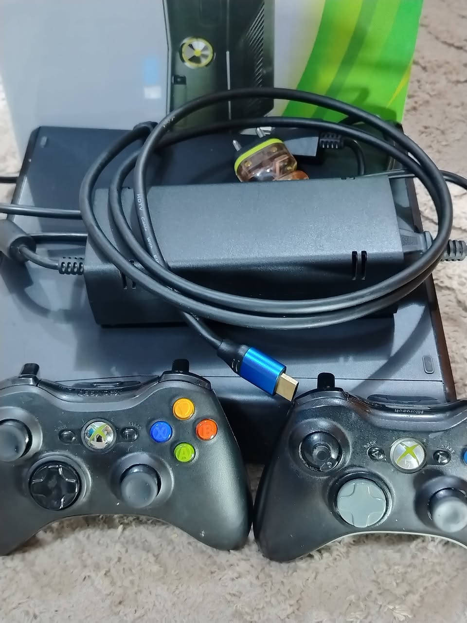 بلي اكس بوكس ٣٦٠ للبيع السعر ٢٠٠ وبي مجال


**إذا كنت صاحب هذا الإعلان وتريد حذفه لأي سبب، رجاءا أرسل رسالة إلى الدعم الفني**