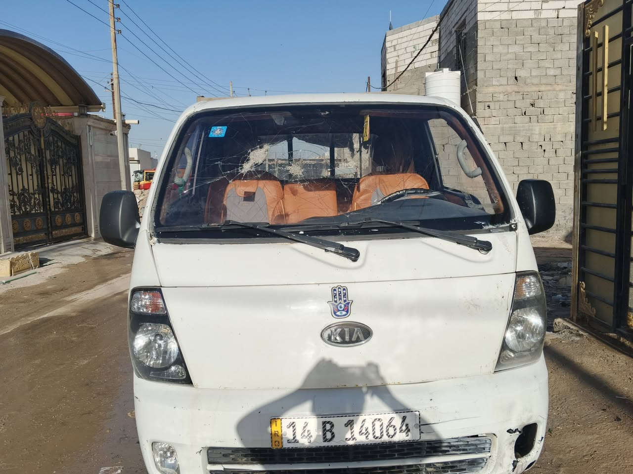 كيه حمل للبيع مديل 2012 بصره سنويه 30حدايه جديده بادري جديد تايرات انضاف السياره حلوه ما شاء الله العنوان بصره السعر 85وبيه مجال    ***********
